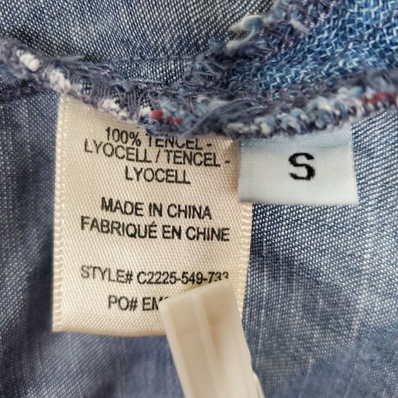 Cloth & Stone Size S Shirt Chambray Button Down Distressed Roll Tab Split Tail - Picture 7 of 12